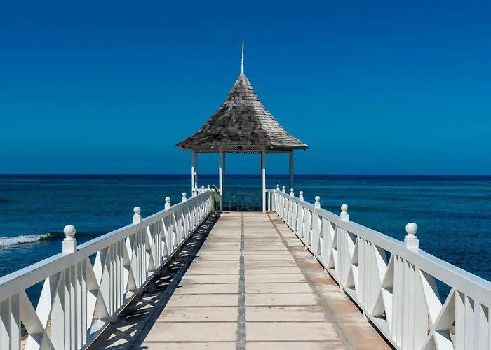 Hospitality Expert Bts 1 Pool Chef * Montego Bay