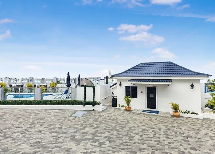 Hospitality Expert Bts 1 Pool Chef Holiday home Montego Bay