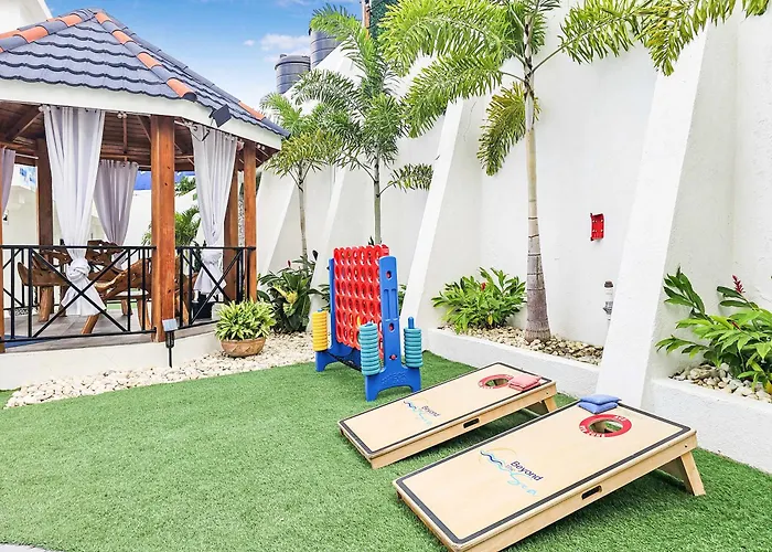 Hospitality Expert Bts 1 Pool Chef * Montego Bay