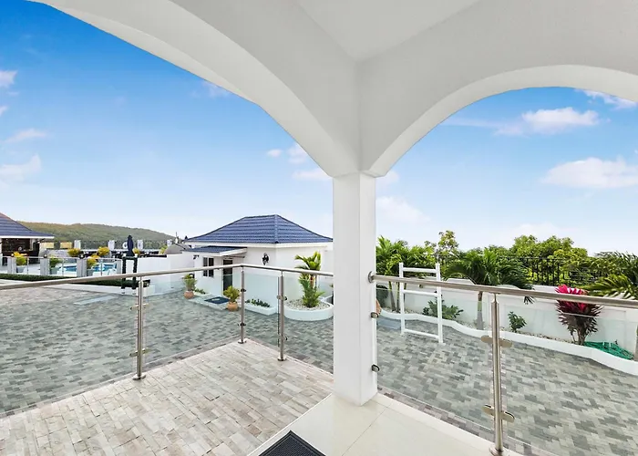 Hospitality Expert Bts 1 Pool Chef